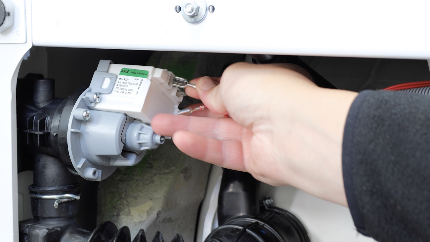 Remove electric connectors